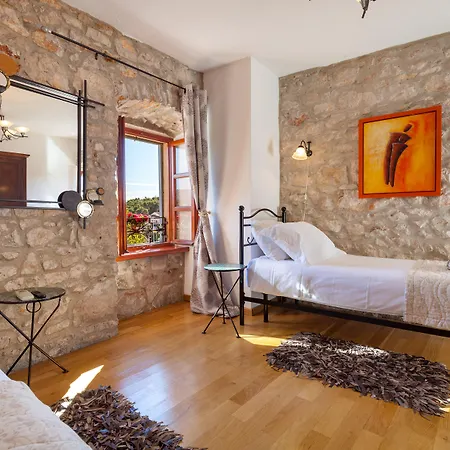 Vicina 4*